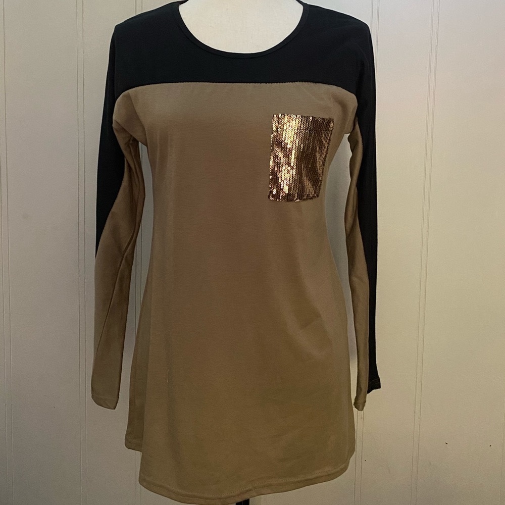 Cute long sleeve shirt with rose gold pocket